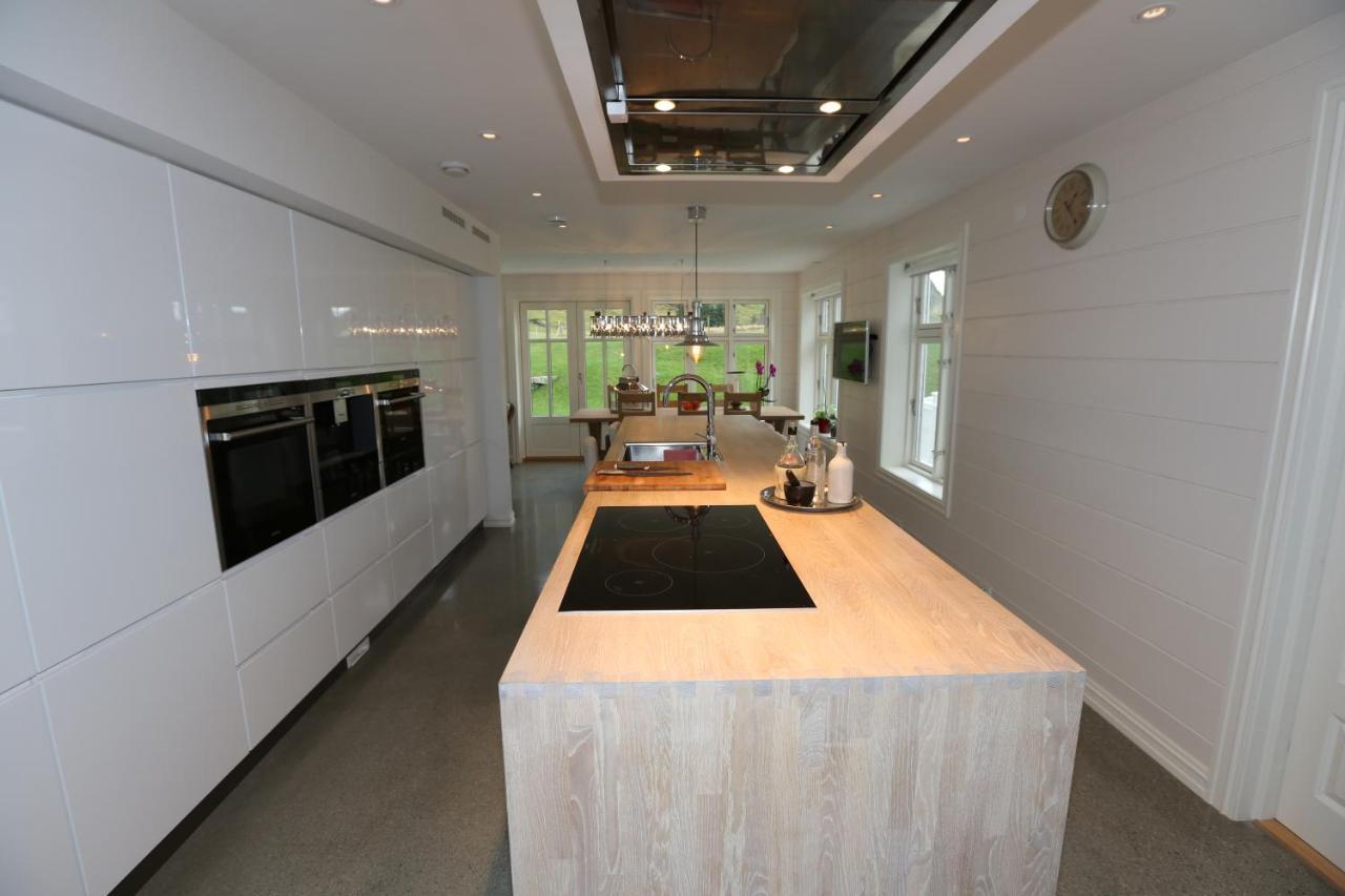 Alnes Gard Apartment โอเลซุนด์ ภายนอก รูปภาพ