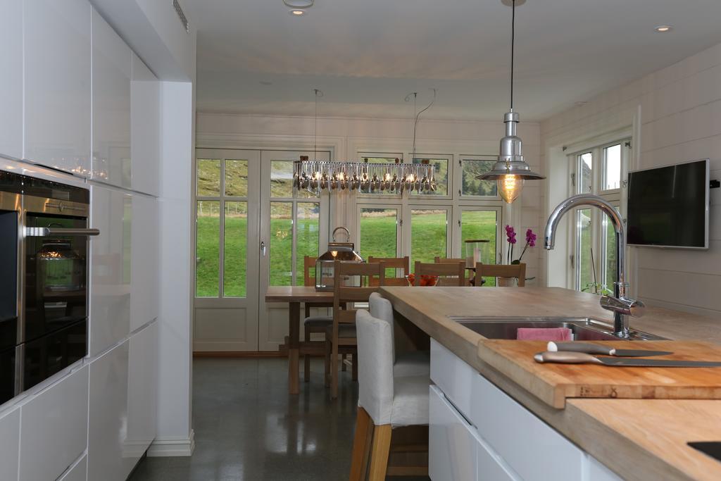 Alnes Gard Apartment โอเลซุนด์ ภายนอก รูปภาพ